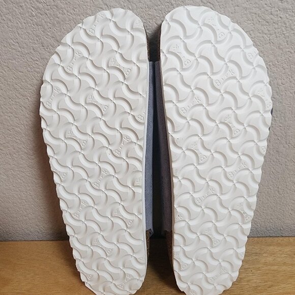 Birkenstock Arizona Sandals Womens Size 6 39 Purple Suede Two Strap Slides - Picture 11 of 11